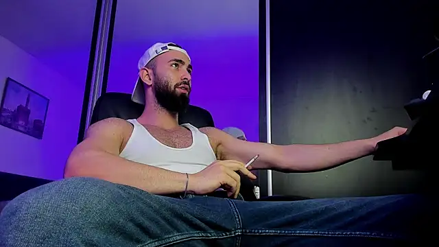 Snapshot of MichaelMasterss chatting on 02.28.25 MichaelMasterss online show from 02.28.25