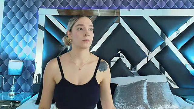 victoriaa lee  online show from 01.21.25