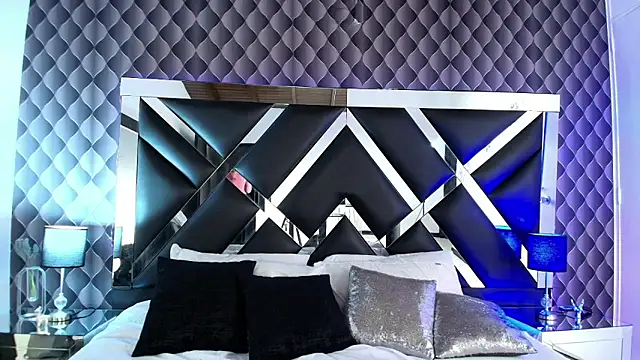 victoriaa lee  online show from 02.25.25