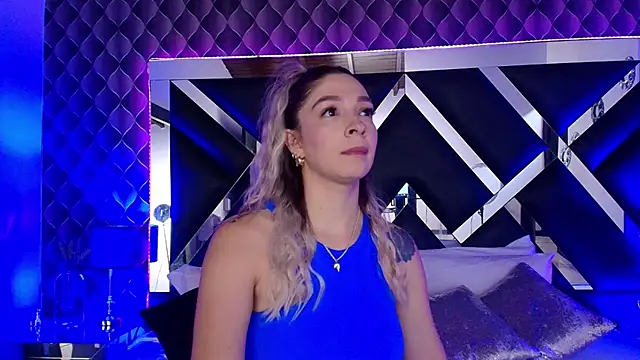 victoriaa lee  online show from 09.12.25