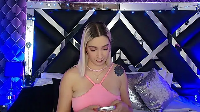 victoriaa lee  online show from 05.15.26