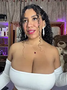 Snapshot of serena_willow chatting on 01.16.25 serena willow online show from 01.16.25