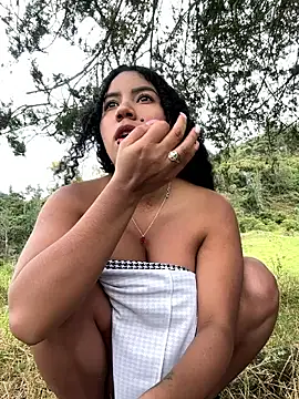 Snapshot of serena_willow chatting on 11.13.25 serena willow online show from 11.13.25