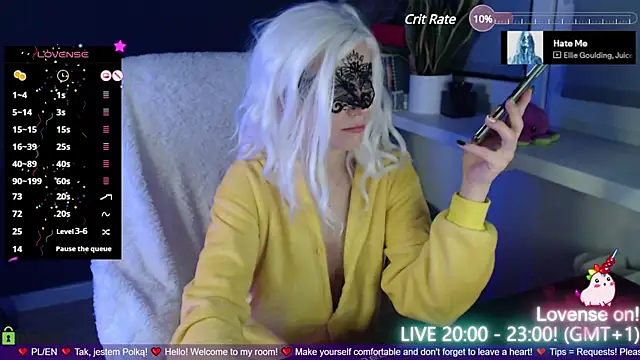 strawberry muffin online show from 12.20.24