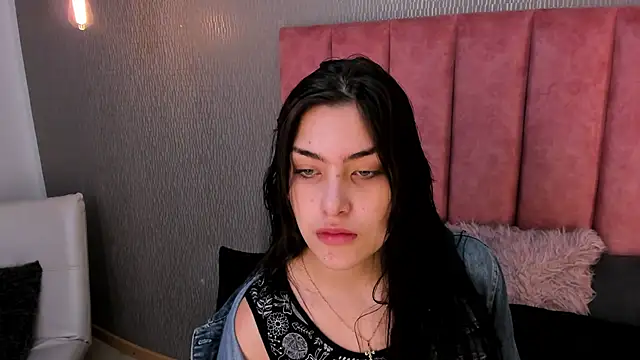 Alexa Thaylor  online show from 11.28.25