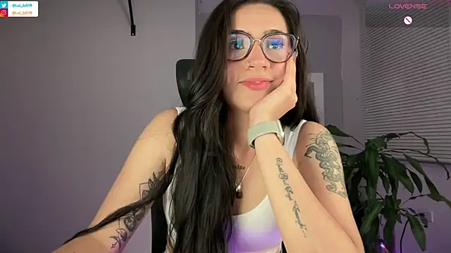 Snapshot of ImLui_lu chatting on 01.23.25 ImLui lu online show from 01.23.25