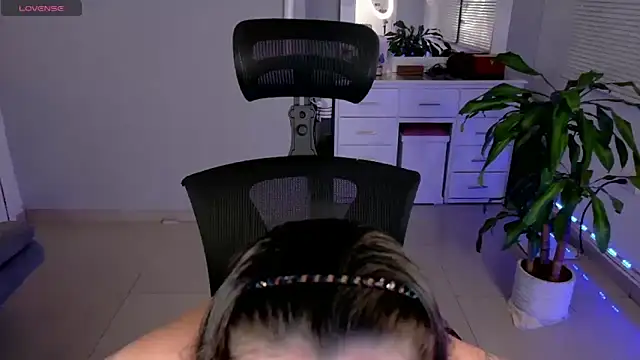 Snapshot of ImLui_lu chatting on 01.24.25 ImLui lu online show from 01.24.25