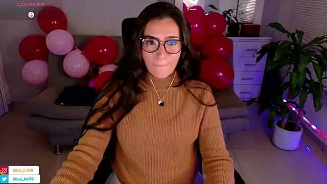 Snapshot of ImLui_lu chatting on 02.16.25 ImLui lu online show from 02.16.25