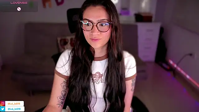 Snapshot of ImLui_lu chatting on 03.11.25 ImLui lu online show from 03.11.25