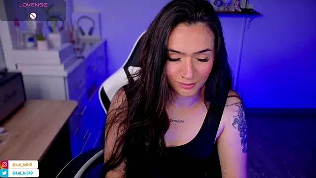 Snapshot of ImLui_lu chatting on 10.26.25 ImLui lu online show from 10.26.25