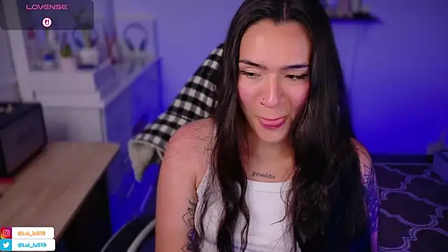 Snapshot of ImLui_lu chatting on 11.19.25 ImLui lu online show from 11.19.25