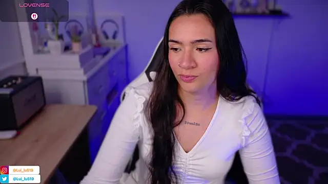 Snapshot of ImLui_lu chatting on 11.20.25 ImLui lu online show from 11.20.25