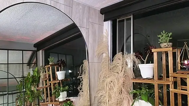 Snapshot of emely_brandon chatting on 12.12.24 emely brandon online show from 12.12.24