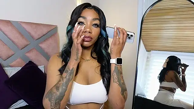 Snapshot of emely_brandon chatting on 03.06.25 emely brandon online show from 03.06.25