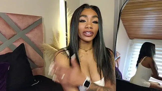 Snapshot of emely_brandon chatting on 03.17.25 emely brandon online show from 03.17.25