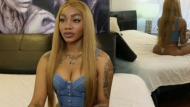 Snapshot of emely_brandon chatting on 12.18.25 emely brandon online show from 12.18.25