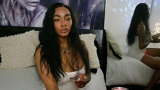 Snapshot of emely_brandon chatting on 02.17.26 emely brandon online show from 02.17.26