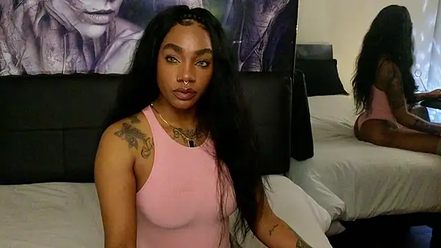 Snapshot of emely_brandon chatting on 03.04.26 emely brandon online show from 03.04.26