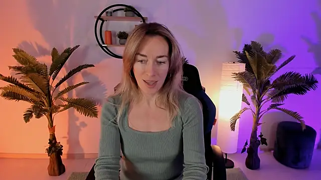 RebeccaMartinez online show from 01.30.25