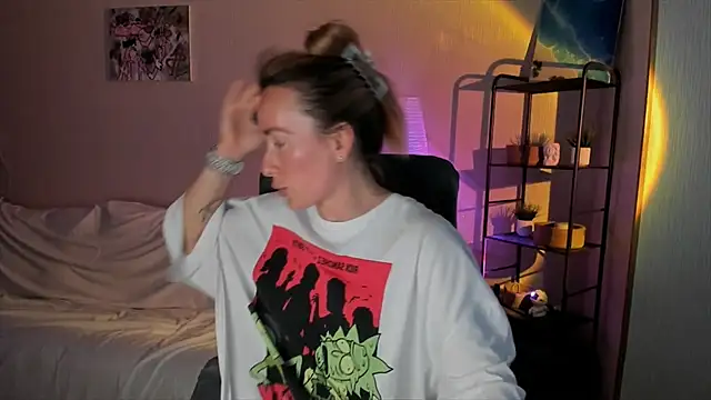 RebeccaMartinez online show from 09.10.25