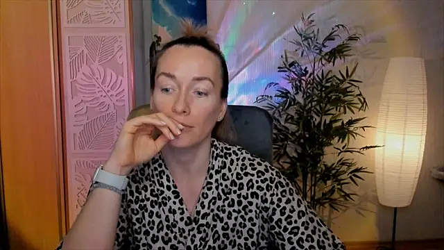 Snapshot of RebeccaMartinez chatting on 01.10.26 RebeccaMartinez online show from 01.10.26