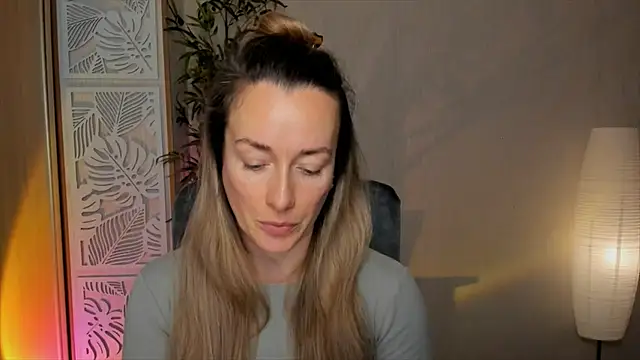 Snapshot of RebeccaMartinez chatting on 02.25.26 RebeccaMartinez online show from 02.25.26