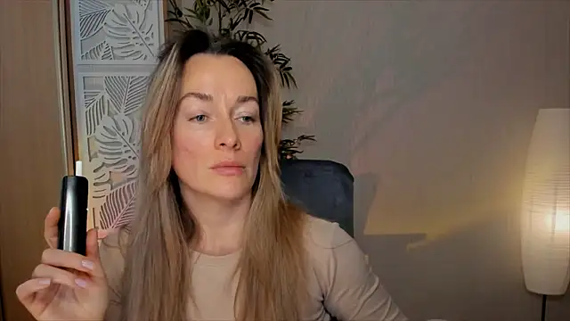 Snapshot of RebeccaMartinez chatting on 02.28.26 RebeccaMartinez online show from 02.28.26