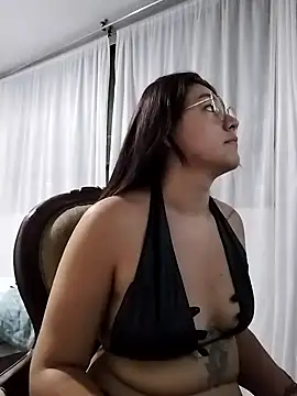 Snapshot of katha_steele_ chatting on 12.17.24 katha steele online show from 12.17.24