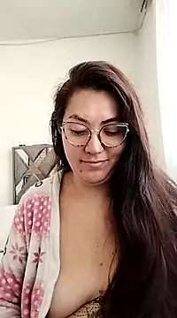 Snapshot of katha_steele_ chatting on 12.20.24 katha steele online show from 12.20.24