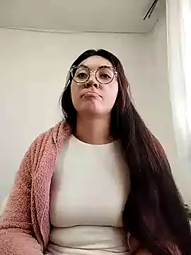 Snapshot of katha_steele_ chatting on 01.12.25 katha steele online show from 01.12.25