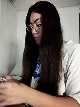 Snapshot of katha_steele_ chatting on 02.12.25 katha steele online show from 02.12.25