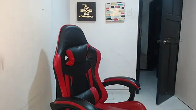 Liamiler01  online show from 10.30.25