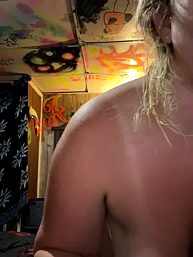 TrashleyRosebud online show from 11.03.25