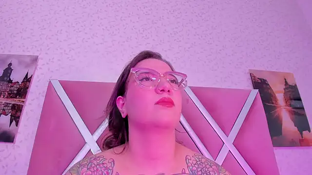 Snapshot of DEVA_BLUE_ chatting on 11.12.25 DEVA BLUE online show from 11.12.25