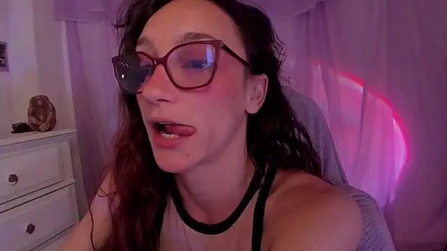 Snapshot of _lh_ chatting on 02.26.26 lh online show from 02.26.26