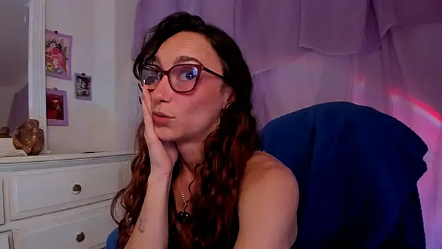 Snapshot of _lh_ chatting on 03.03.26 lh online show from 03.03.26