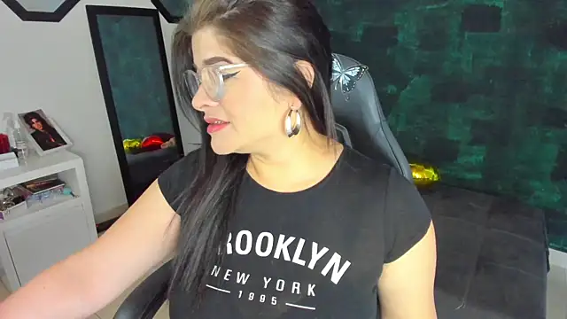 BellaFlaming online show from 01.13.25