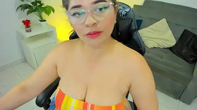 BellaFlaming online show from 02.13.25