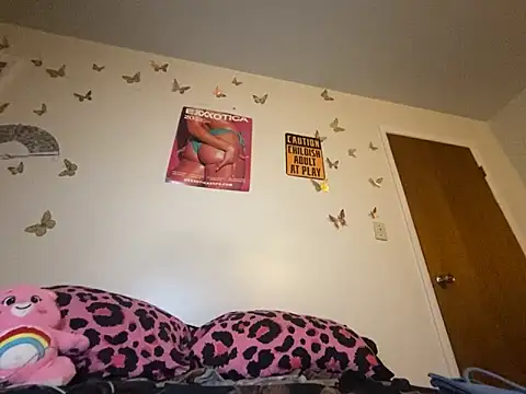 Snapshot of Iceblanca chatting on 04.15.26 Iceblanca online show from 04.15.26