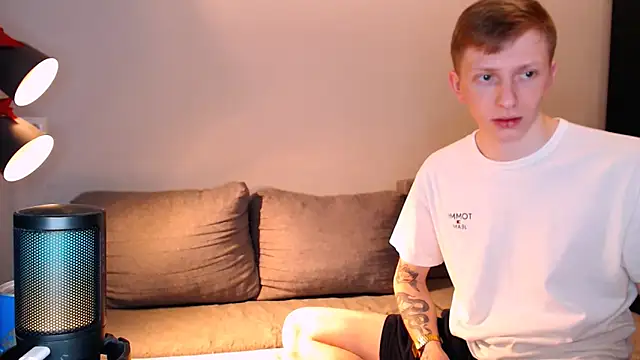 juliaanddima online show from 11.24.25