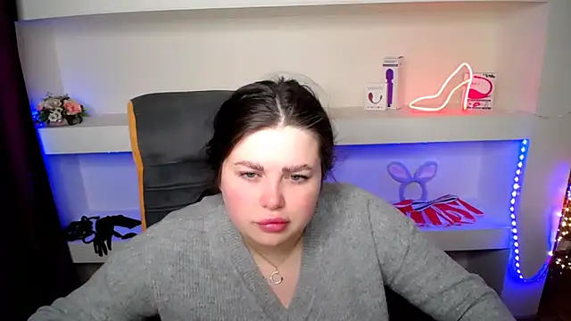 Emily Mo online show from 01.16.25