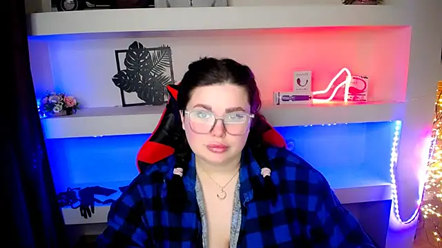 Emily Mo online show from 01.17.25