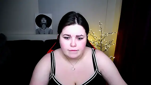 Emily Mo online show from 02.05.25