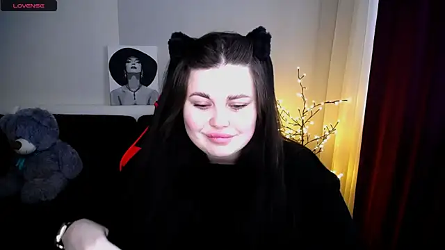 Emily Mo online show from 02.22.25