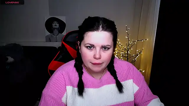 Emily Mo online show from 02.23.25