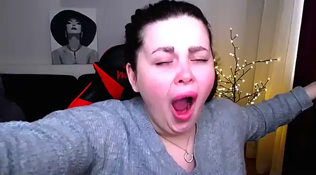 Emily Mo online show from 02.28.25