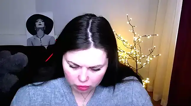 Emily Mo online show from 03.02.25