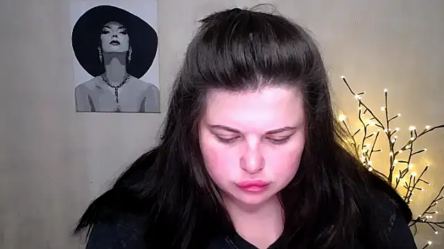 Emily Mo online show from 09.10.25