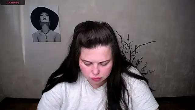 Emily Mo online show from 09.13.25