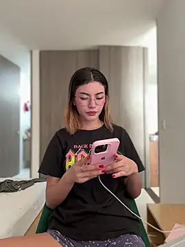 Your Honeey online show from 01.18.25